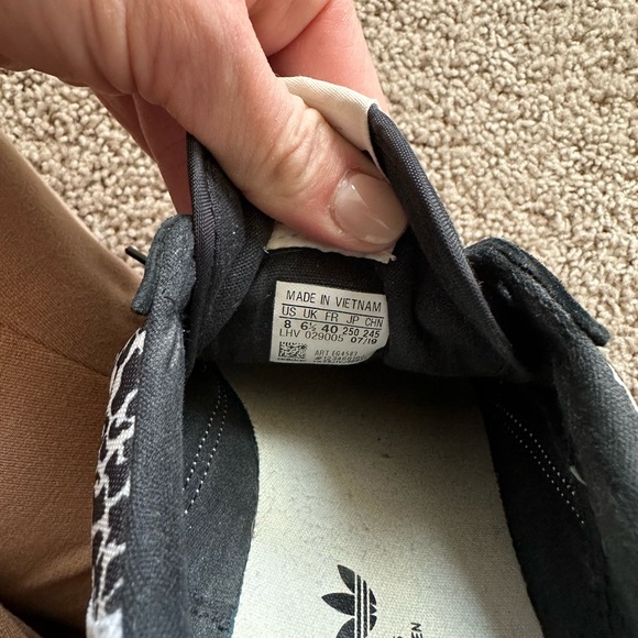 Rare- Adidas women’s Originals Continental Vulcanized Leopard Black size 8 - Picture 6 of 7